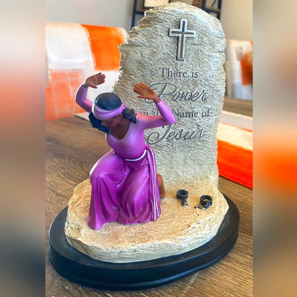 Purple Praying Figurine with Inspirational Message